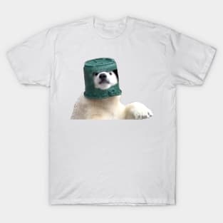 Adorable Polar Bear Cub in helmet T-Shirt